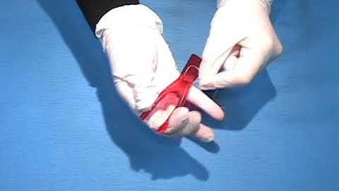 Video 6: Using a floss holder