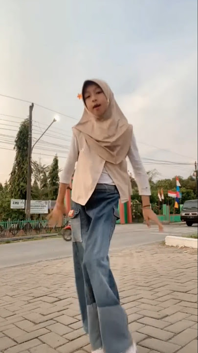 Don't listen to Rara's voice, okay? Rara's voice is hoarse, guys 😭🫵🏻#bestierara #enterhome #fypp ...