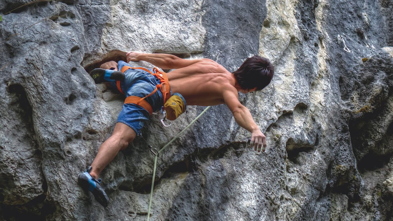 A moment on the legendary climbing routes in Futagoyama, Japan - YouTube