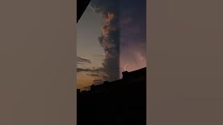 Awan putih hitam bersama kilat di ufuk barat jap 7.14. tarikh 18hb Ogos 2024