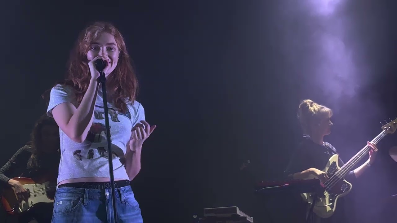 Froukje - Onbesproken [[Live at De Roma Antwerpen 25-11-2022]]