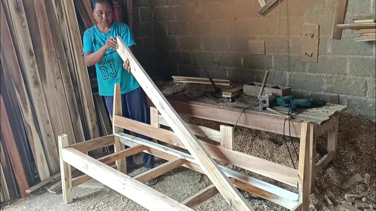 viral tukang kayu perempuan cara merakit kursi teras dari 