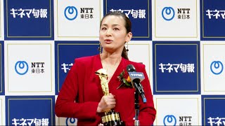 尾野真千子、映画界への想い語り涙　映画『茜色に焼かれる』で和田庵と母子受賞　『2021年 第95回キネマ旬報ベスト・テン発表＆表彰式』