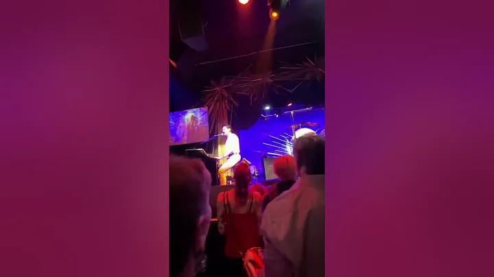 Under pressure - Almost Queen. NYC