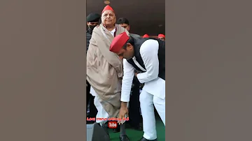 aise Gulshan to baharon mein khila karte Hain aise ma baap nasibo Ko Mila karte He #Mulayam  Yadav