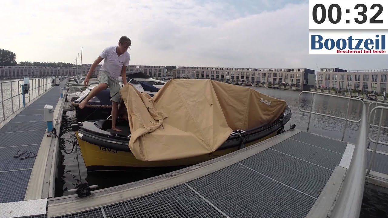 Shape X Sloep schuine stokken dekzeil afhalen