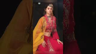 Actress Vedhika Beautiful Photos Whatsapp Status