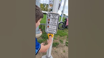 Checking out the misprogrammed INS crosswalk buttons and Econolite in Highland Indiana part 4