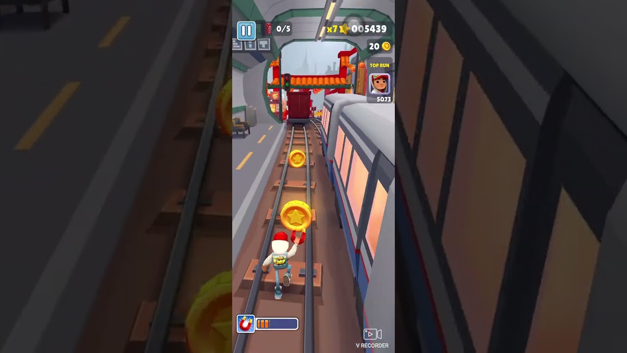 Eu jogando Subway Surfers ￼