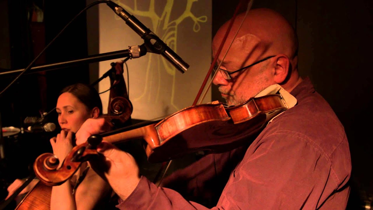 Little Sparrow performing 'I Found A Way' at The 3MT, Manchester 