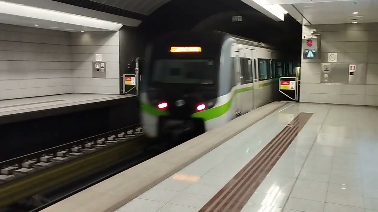 Athens metro: βόλτα απ' τον σταθμό Κορυδαλλός μέχρι τον σταθμό Αγία Βαρβάρα, και ξανά πίσω Κορυδαλλό