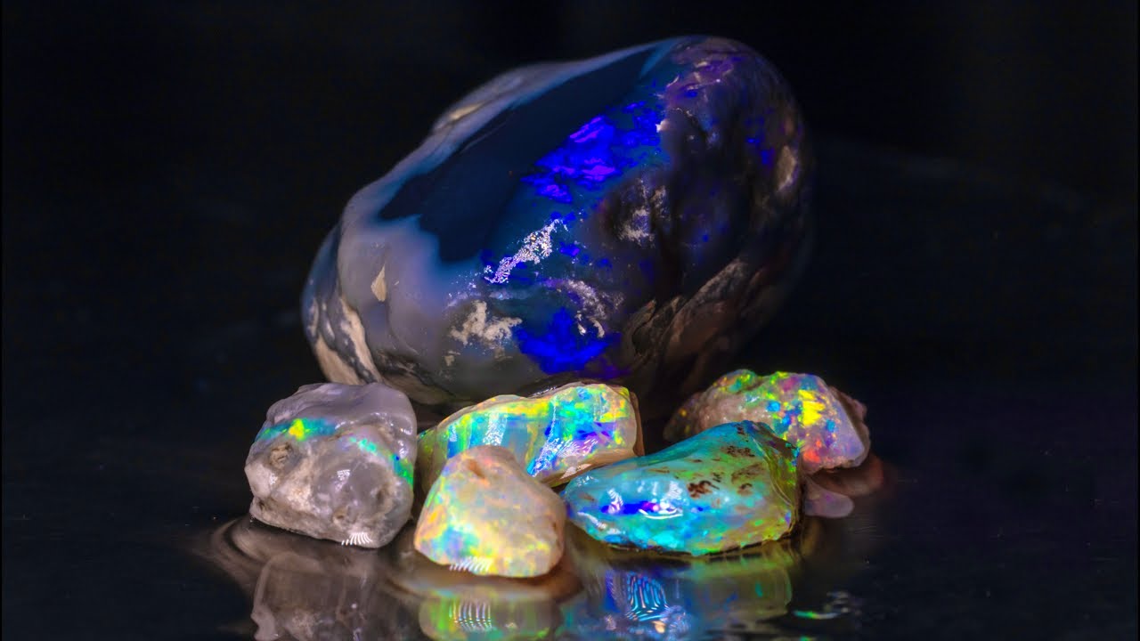 1.43 ct crystal opal 8.6x6x4.3mm