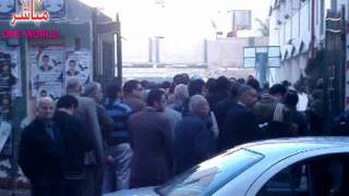 انتخابات مصر2011  مباشرعالم واحد  المرحلة الثالثة محافظة الدقهلية واقبال الناخبين أمام مدرسة أحمد زويل بالمنصورة