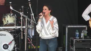 2020 03 03 Sara Evans - Born To Fly