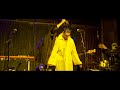 Capture de la vidéo Tiburón Amarillo - Reencarnaré En Papel (En Vivo)