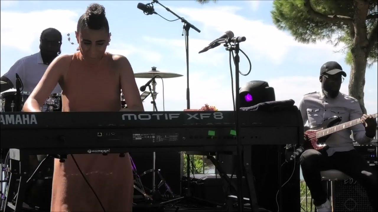 Kiss Away - Kayla Waters at 4. Algarve Smooth Jazz Festival (2019) Kiss Away - Kayla Waters at 4. Algarve Smooth Jazz Festival (2019)
