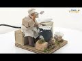 Video: Ricottaro seduto con luce effetto fuoco serie 10 cm in movimento