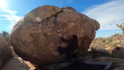 Thunder Egg V5 Joshua Tree Bouldering
