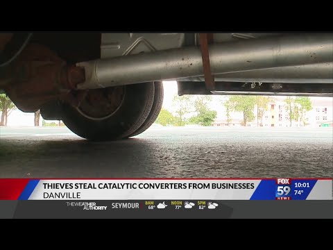 Police tracking thieves