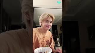 بث تايهيونغ الجديد مترجم BTS V LIVE ON WEVERSE FULL لايف تاي taehyung live