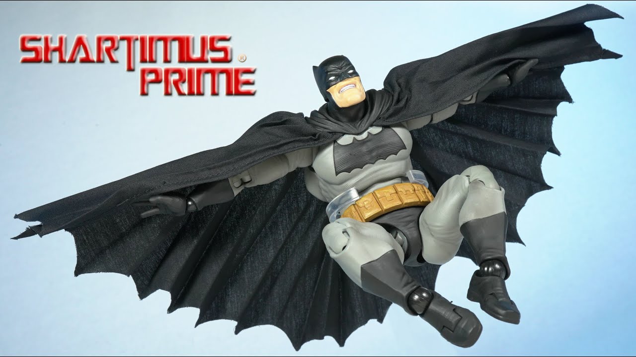 MAFEX Batman The Dark Knight Returns Medicom DC Comics Japanese Import  Action Figure Review - YouTube