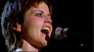 Video thumbnail of "The Cranberries - Free to Decide (Live in Paris 1999)"