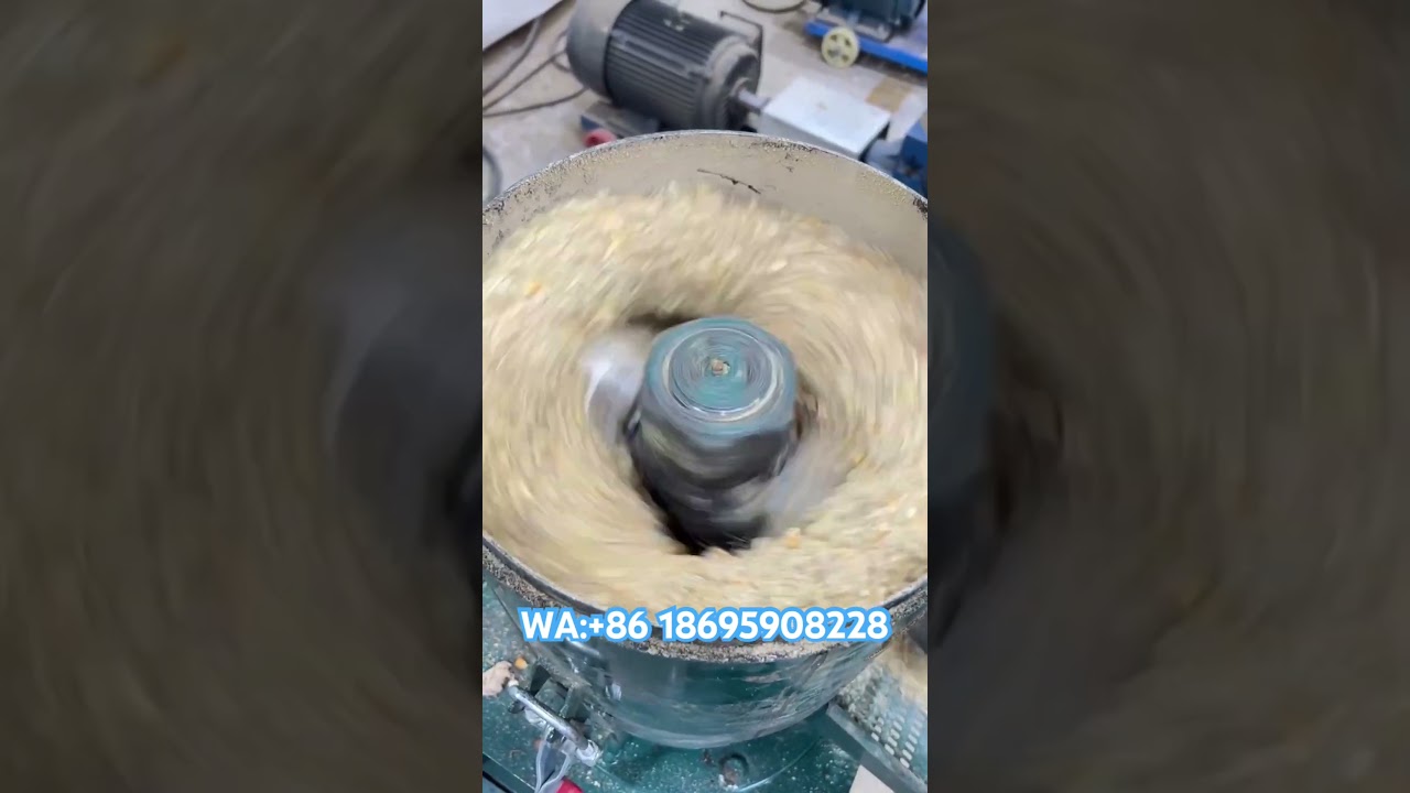 Feed pellet machine for poultry feeds, 2 rollers, home use pellet mill