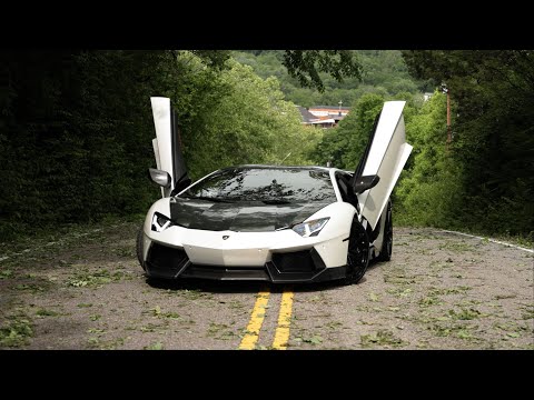 2012 Lamborghini Aventador LP 700-4 – 6.5L V12 Beast in Bianco