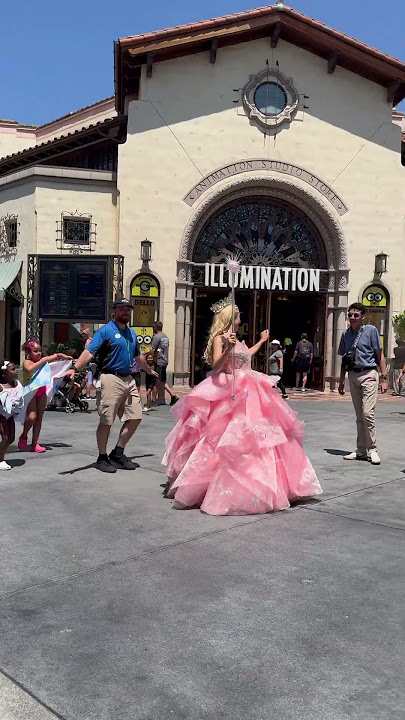#universalstudios #universalstudioshollywood #wicked #glenda #musical