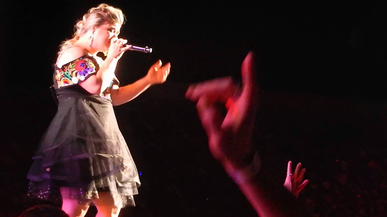 Kelly Clarkson "War Paint" Hershey PA Live 2015 YouTube