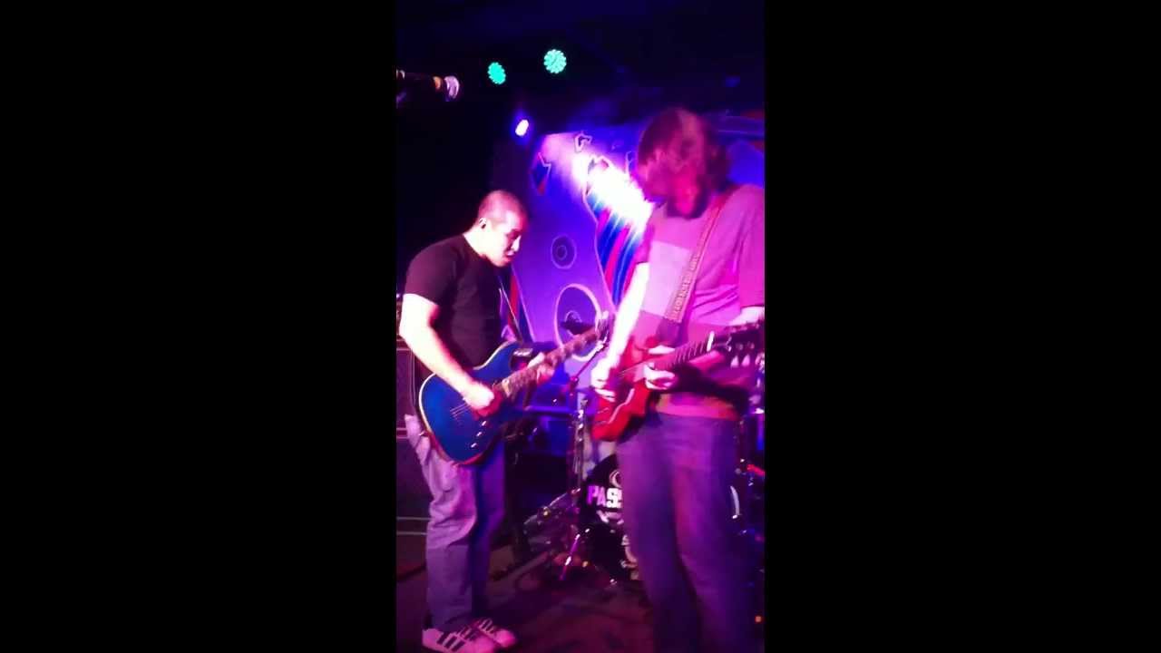 Assista a PASSAFIRE - Mike DeGuzman plays guitar on "Souvenir" - 1/15 no YouTube Assista a PASSAFIRE - Mike DeGuzman plays guitar on "Souvenir" - 1/15 no YouTube