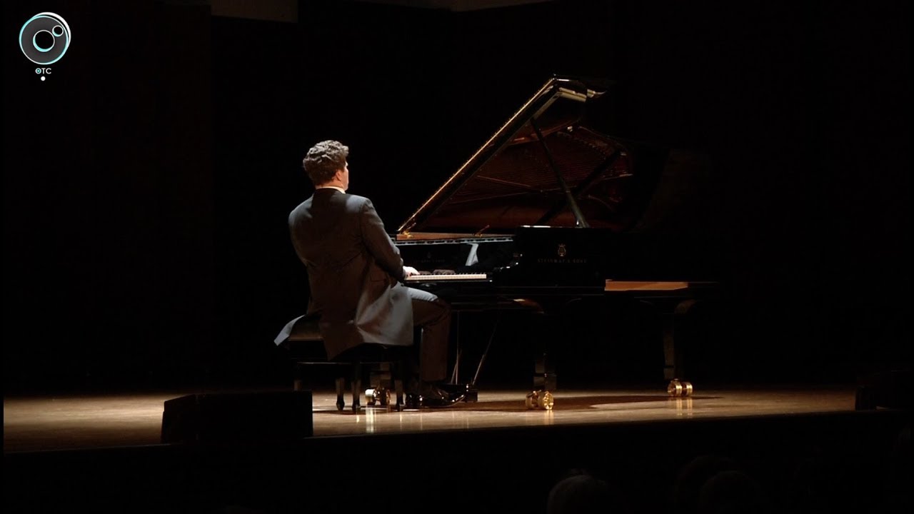 Мацуев 2 концерт рахманинова слушать. Мацуев в Новосибирске 2023. Мацуев сломал рояль.