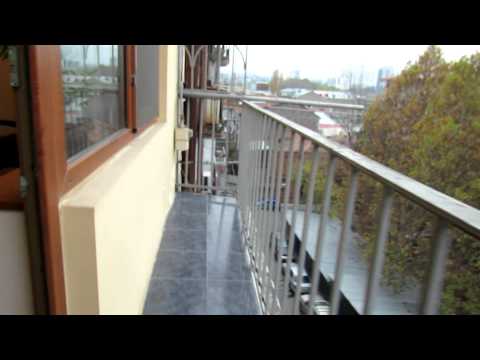 იყიდება 2 ოთახიანი ბინა