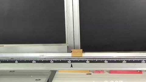 Small glider on air track, observational experiment