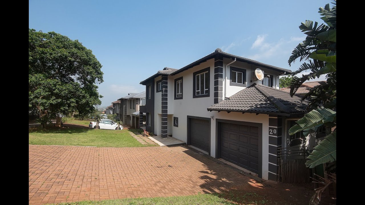 R2,600,00020 Seaforth Drive, Seaward EstatesSpacious&Secure Living