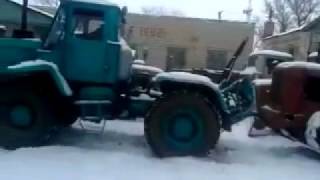 Пытаемся сорвать с места дт-75 зимой трактором Т-150