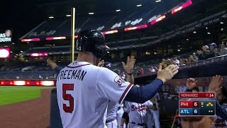 PHI@ATL: Smith ties the game with a single to left