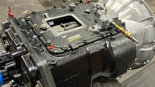 How to build a FRO16210C Eaton Fuller ten speed transmission assembled in great detail. Step By Step