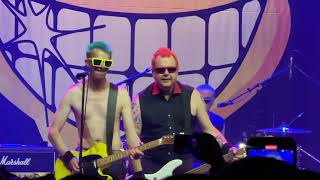 Toy Dolls - Toccata in D Minor - live at the Forum, London