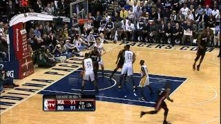 LeBron James Assists His Own Basket (HD)