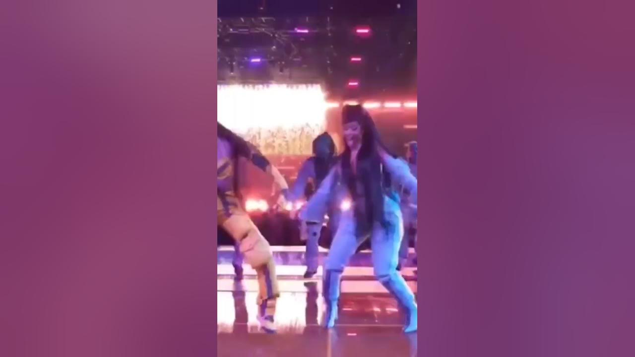Cardi b and Glorilla at the AMAS 2022 #cardib #glorilla #gloria #amas #americanmusicawards