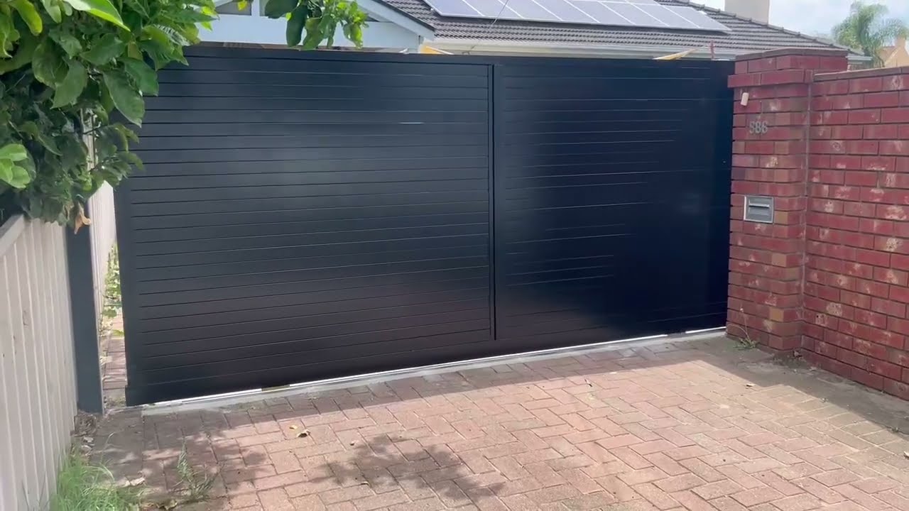 Full Privacy Slat Gate