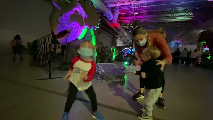 Eleanor & Finn visit Dino Stroll Atlantic City