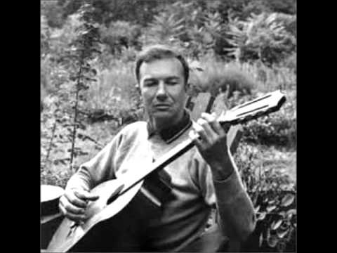 Guantanamera - sings young Pete Seeger