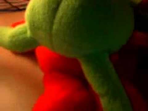 Miss Piggy And Kermit Having Sex - Tickle me Elmo & Kermit : celebrity sex tape!!! - YouTube