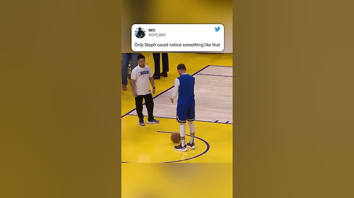 Steph casually found a dead spot on the court 😯 | #shorts