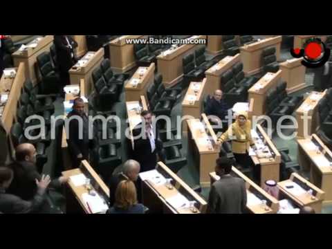 პარლამენტის სხდომაზე იარაღიდან ცეცხლი გახსნეს