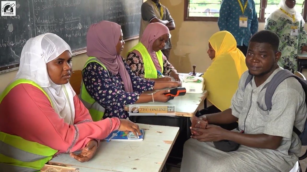 MAANA YA UANDIKISHAJI WAPIGA KURA NA SIFA ZA KUANDIKISHWA KUWA MPIGA KURA.