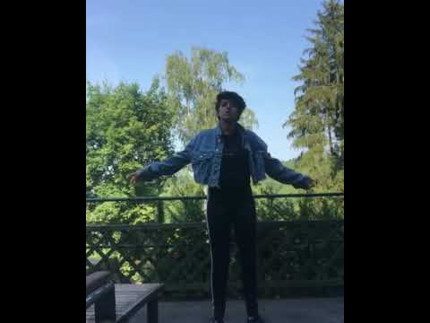 ميوزكلي ليان شاب شعري وانا صغيره