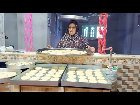 رحت بكل الصوانى عشان تنبهر نفس انبهارى كفتة وعيش من غير فرن ولا صاج بجد ضاع عمرنا من غير منجرب